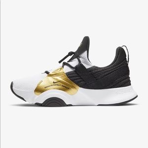 Nike SuperRep Groove gold/ black shoe